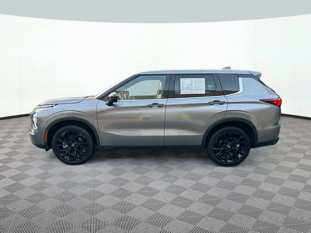 2023 Mitsubishi Outlander SE Black Edition