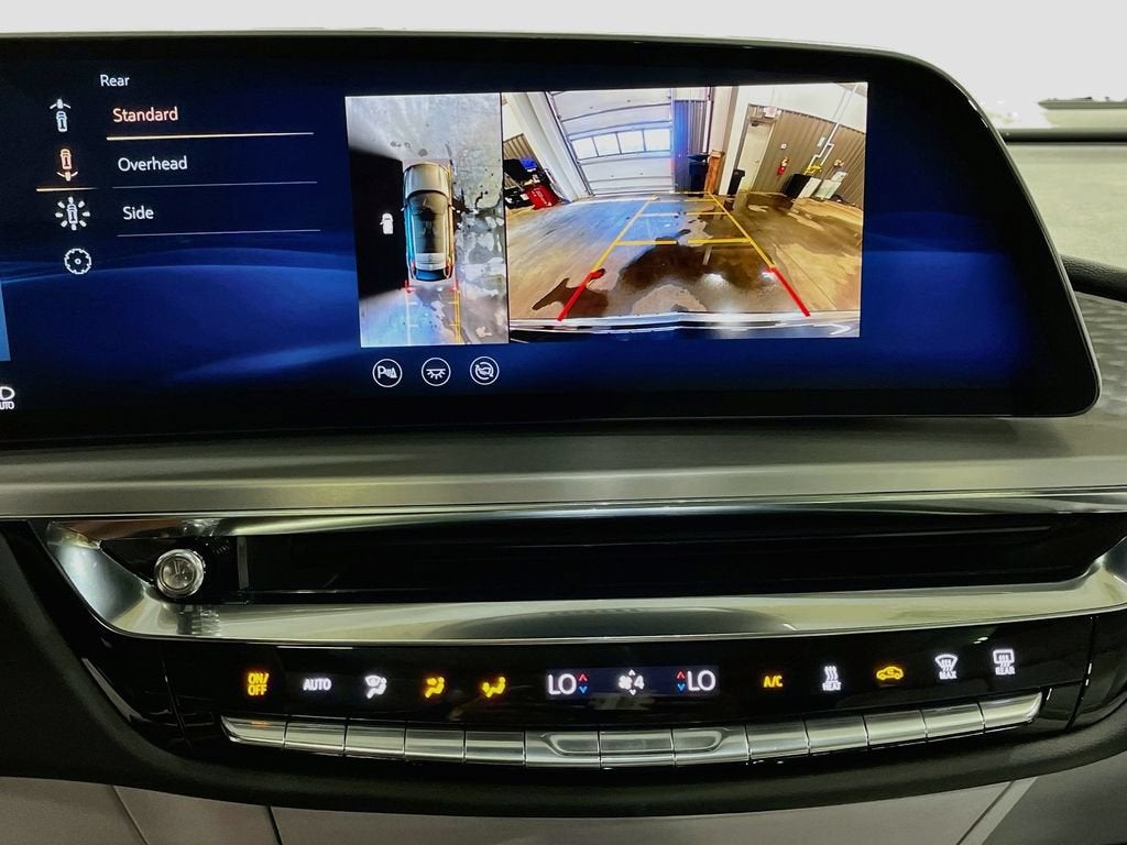 2024 Cadillac LYRIQ Luxury 1