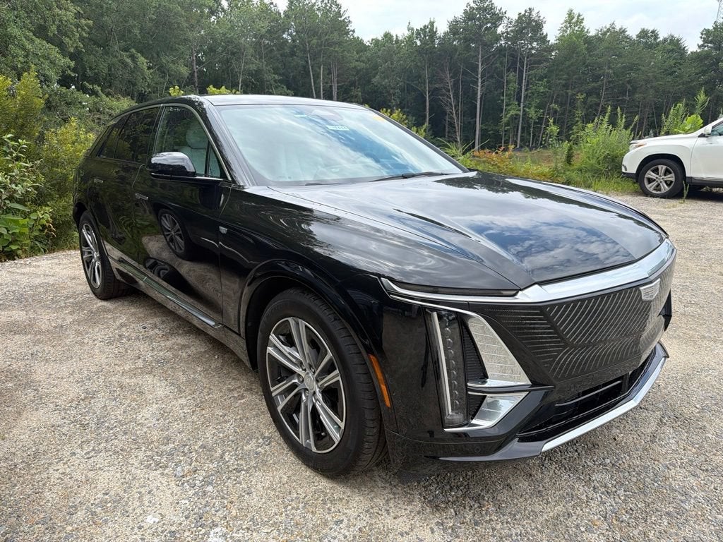 2024 Cadillac LYRIQ Luxury 1