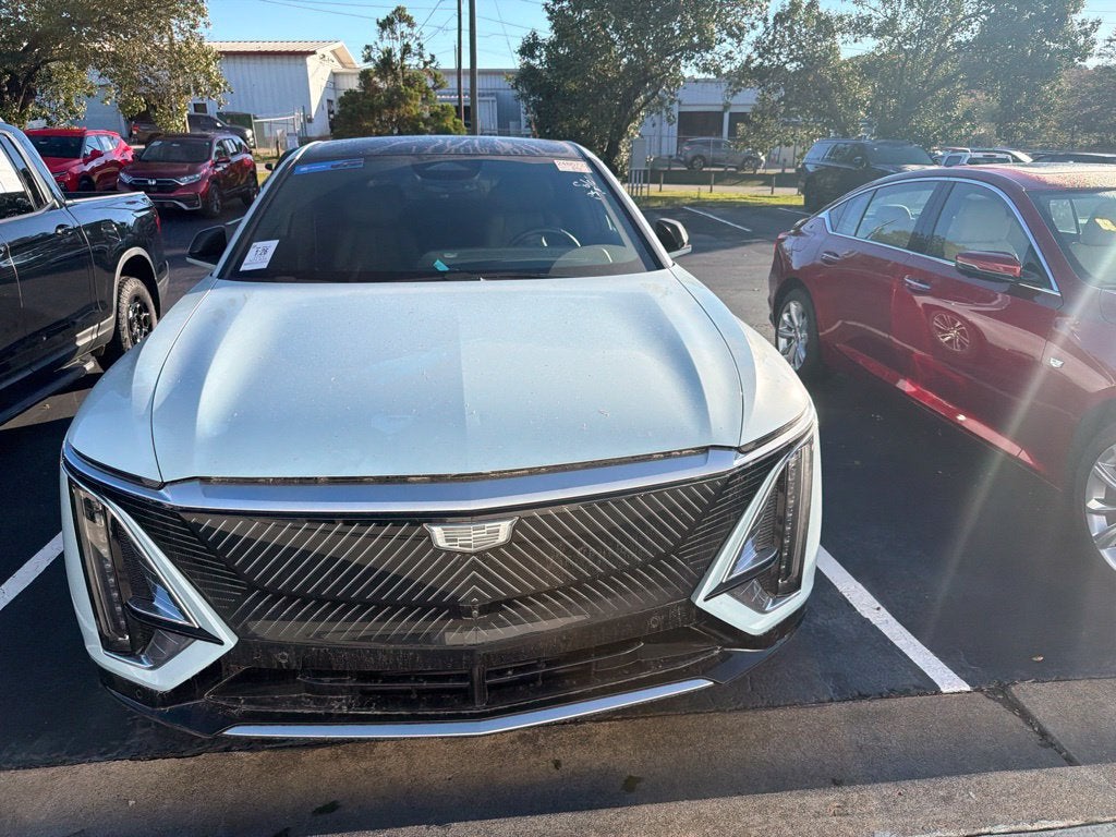 2024 Cadillac LYRIQ Luxury 1