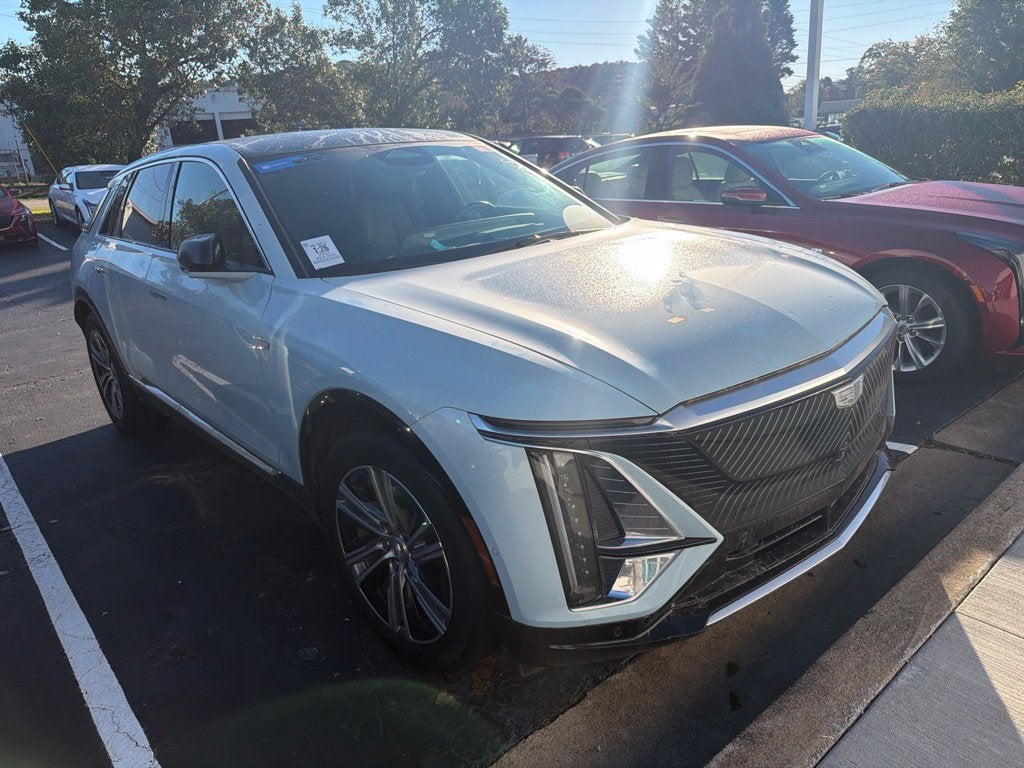 2024 Cadillac LYRIQ Luxury 1