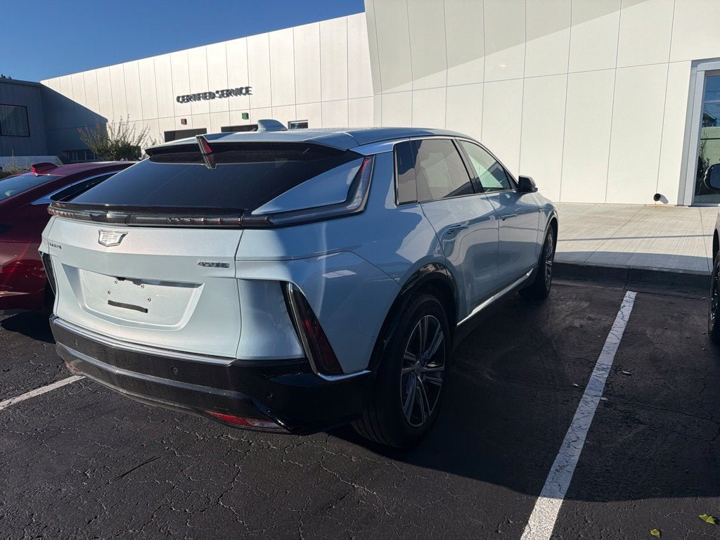2024 Cadillac LYRIQ Luxury 1