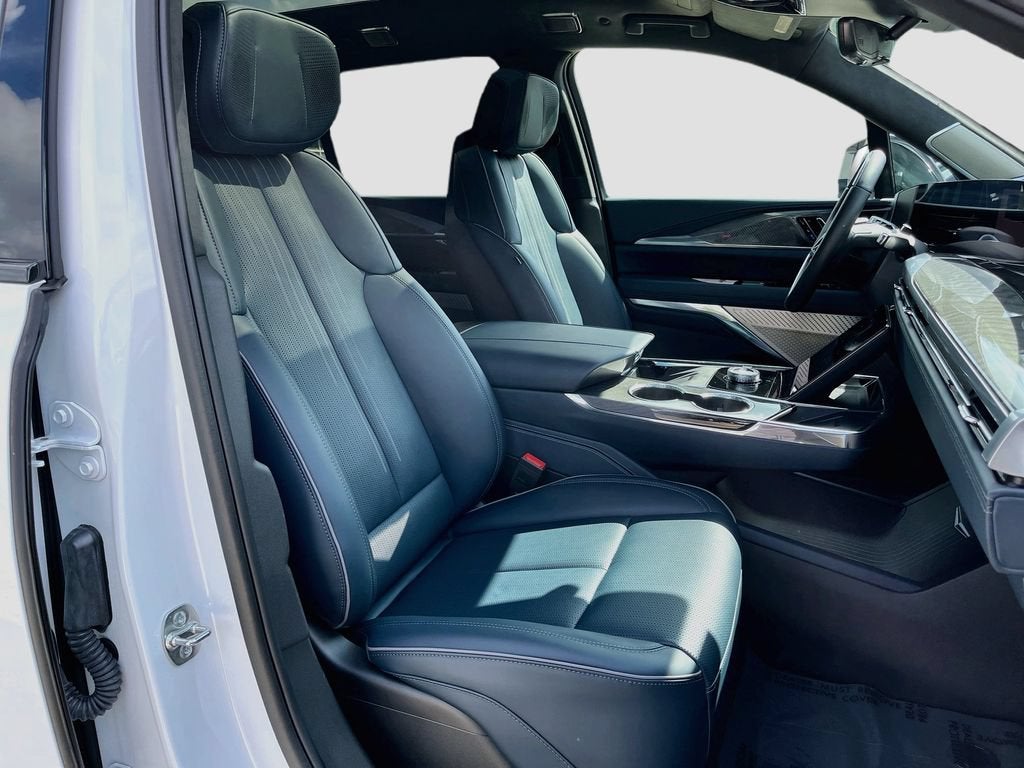 2025 Cadillac ESCALADE IQ Luxury 2