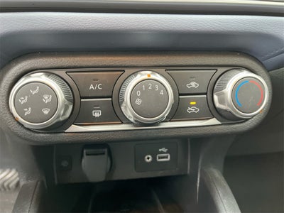 2023 Nissan Versa 1.6 SV