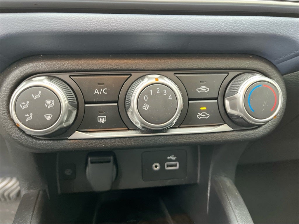 2023 Nissan Versa 1.6 SV