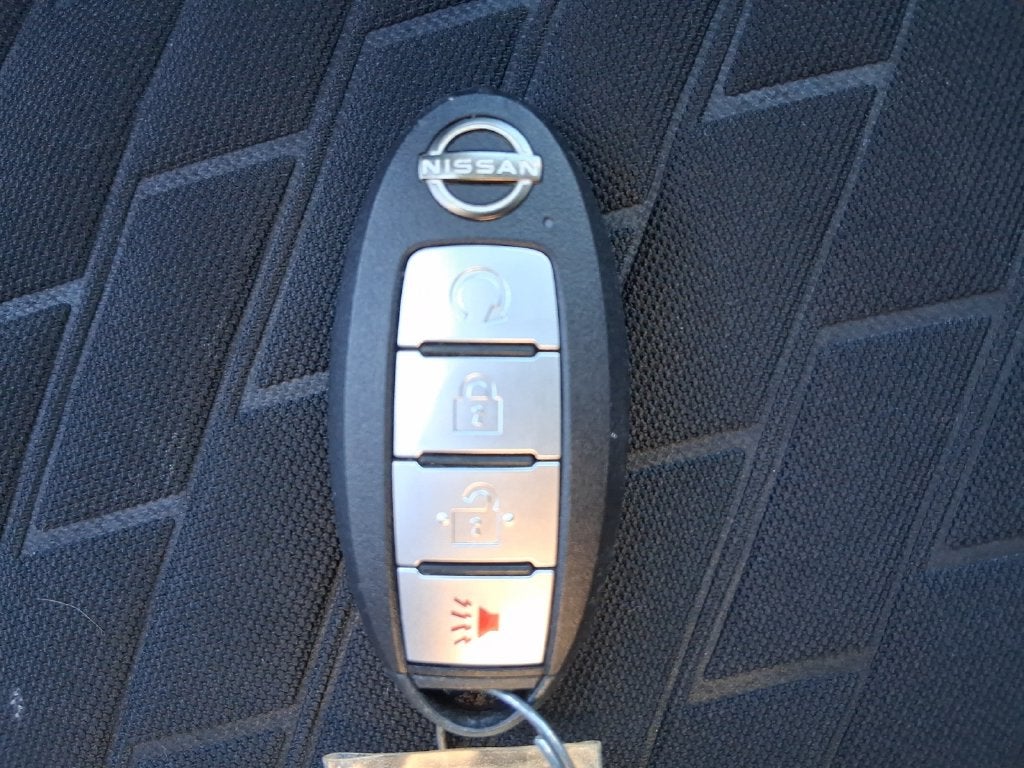 2022 Nissan Kicks SV