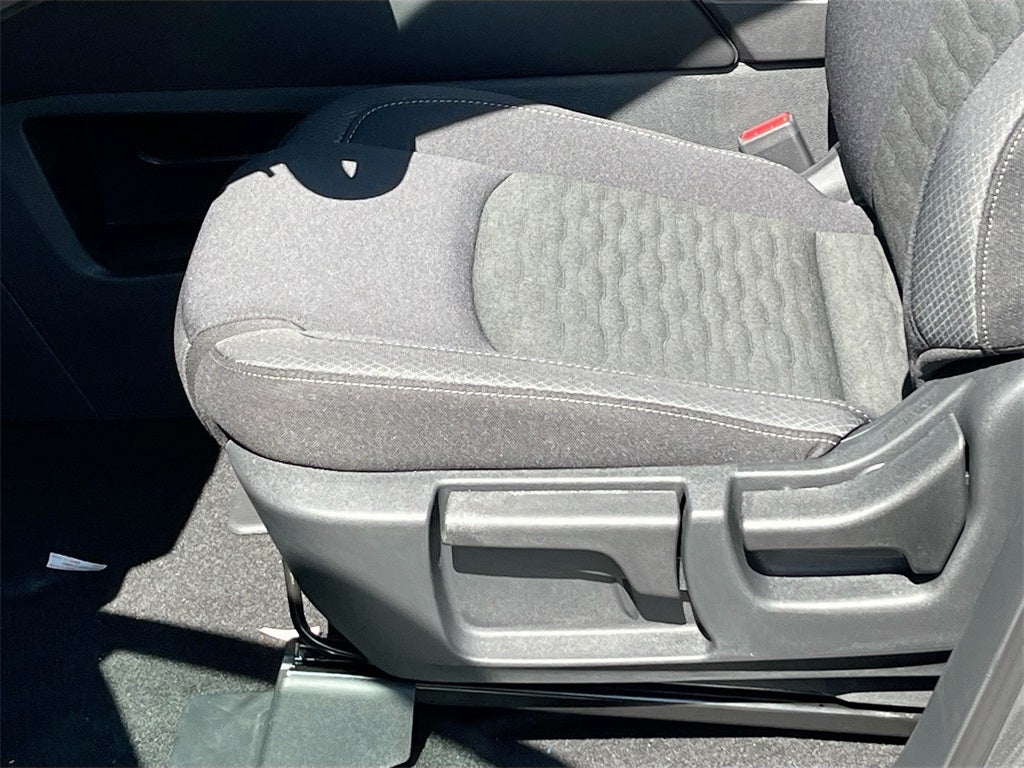 2025 Nissan Pathfinder S