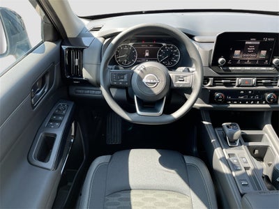 2025 Nissan Pathfinder S