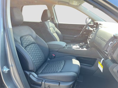 2025 Nissan Pathfinder S