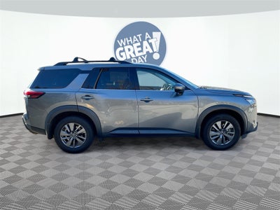 2022 Nissan Pathfinder SV