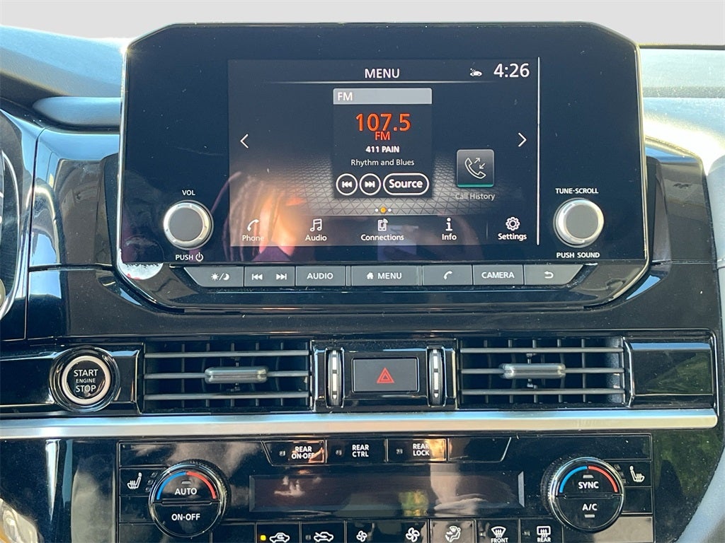 2024 Nissan Pathfinder SV