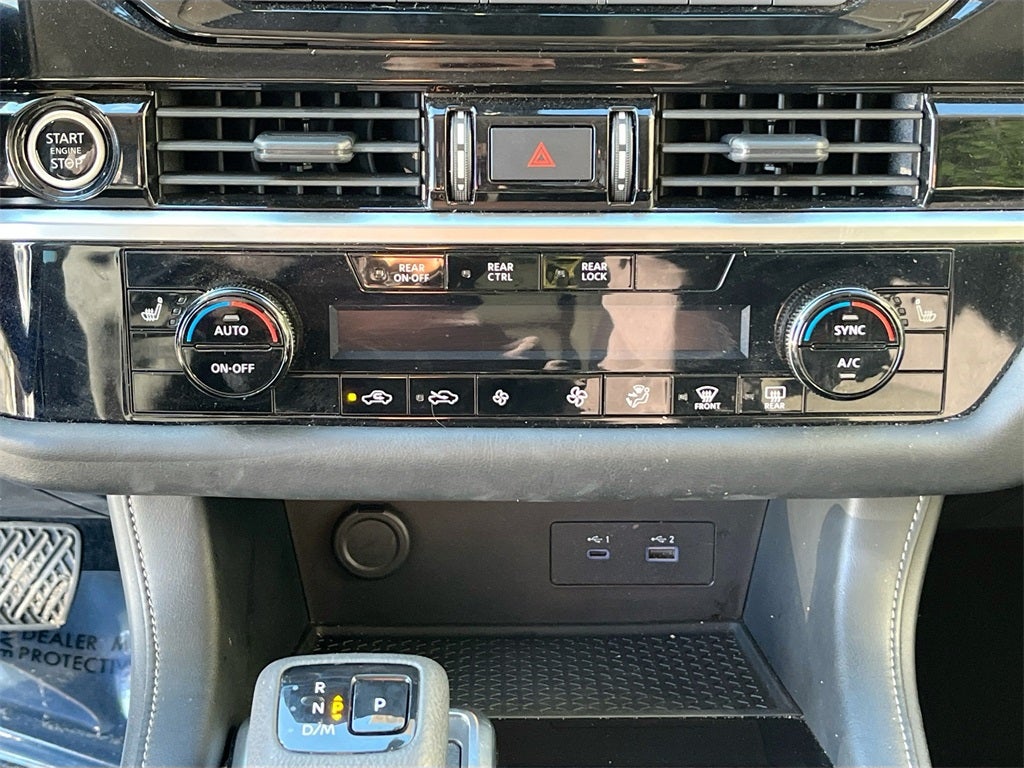 2024 Nissan Pathfinder SV