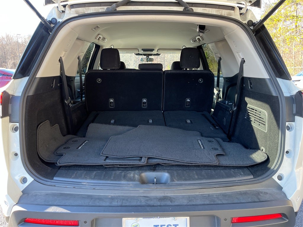 2024 Nissan Pathfinder SV