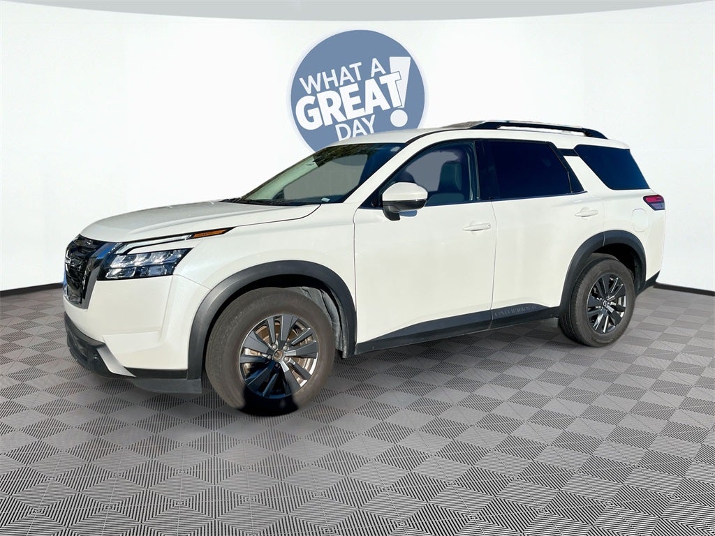 2024 Nissan Pathfinder SV