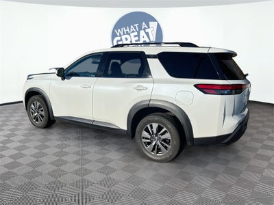 2024 Nissan Pathfinder SV