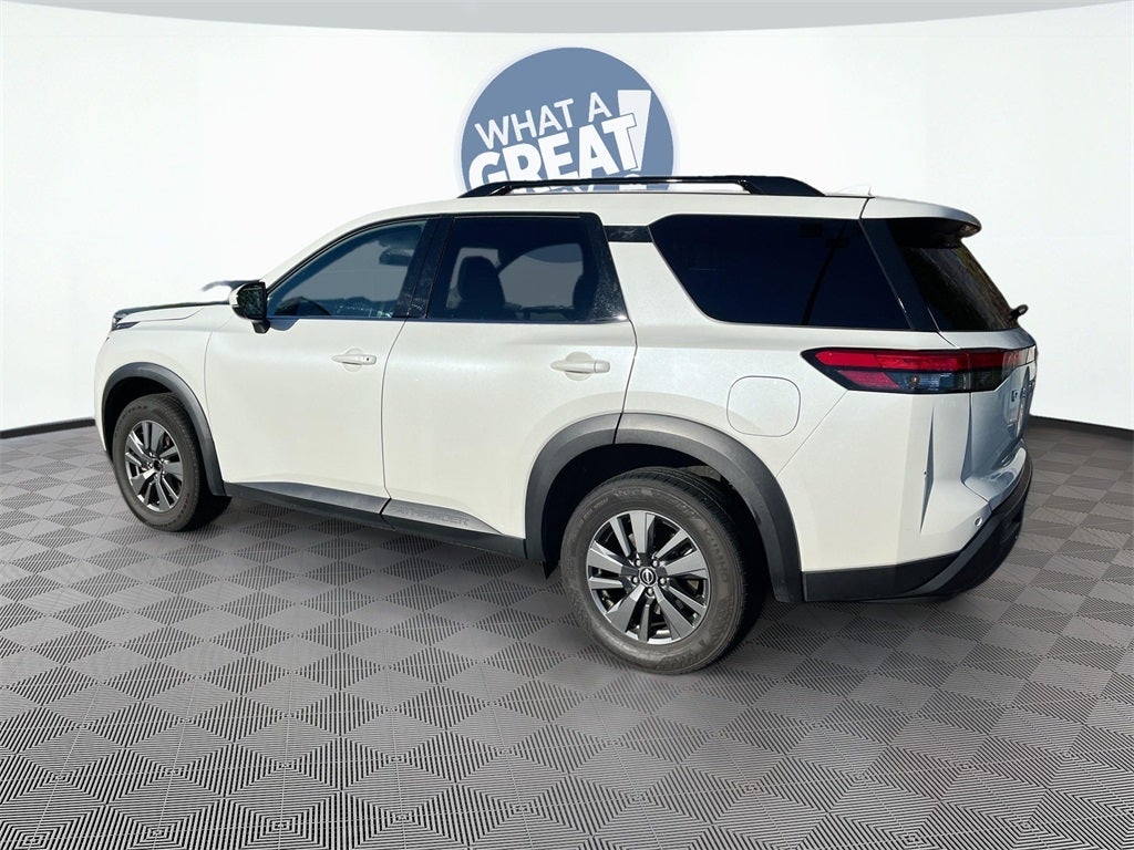 2024 Nissan Pathfinder SV