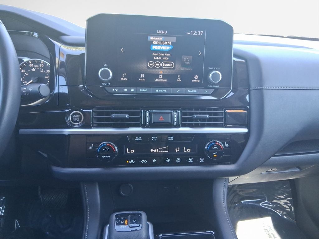 2024 Nissan Pathfinder SV