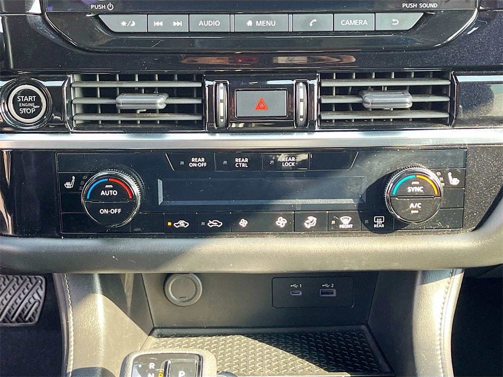 2023 Nissan Pathfinder SV