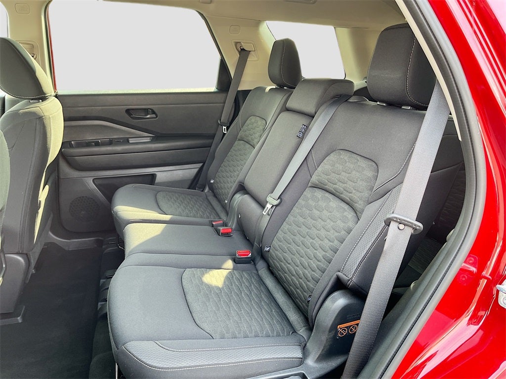 2023 Nissan Pathfinder SV