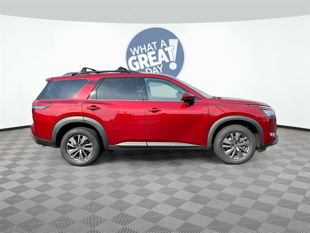 2023 Nissan Pathfinder SV