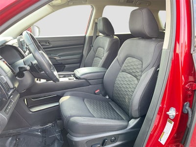 2023 Nissan Pathfinder SV