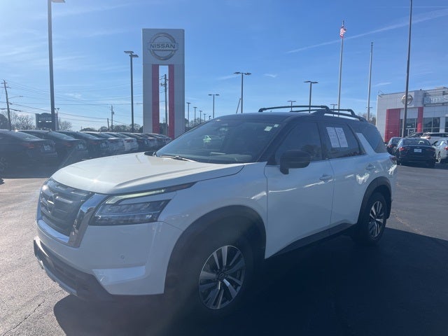 2024 Nissan Pathfinder SL