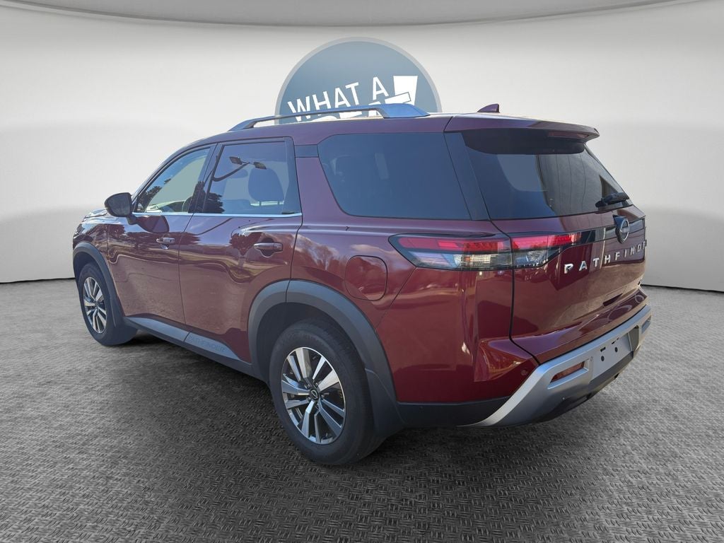 2022 Nissan Pathfinder SL