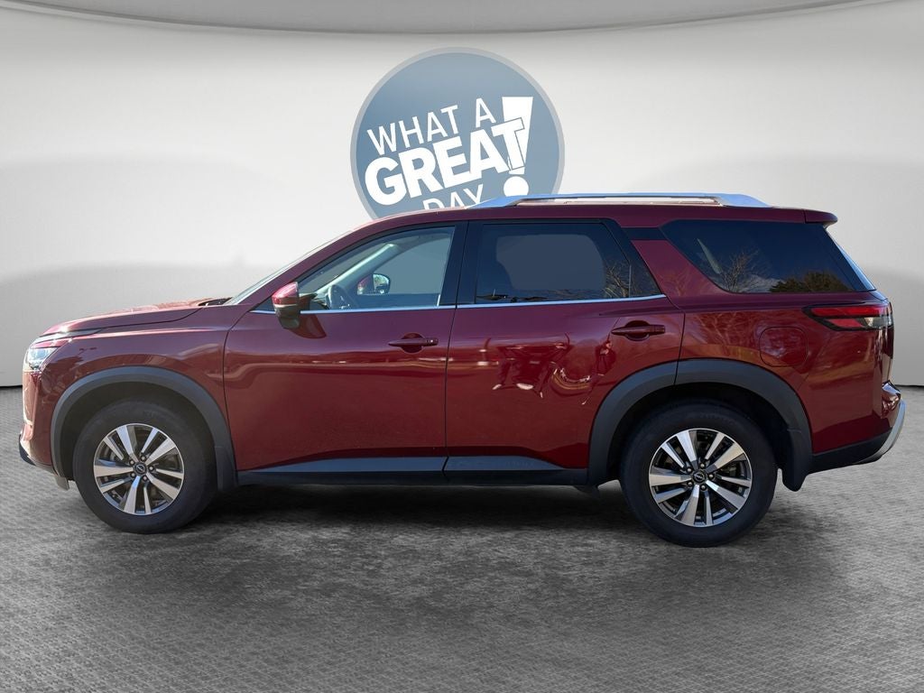 2022 Nissan Pathfinder SL