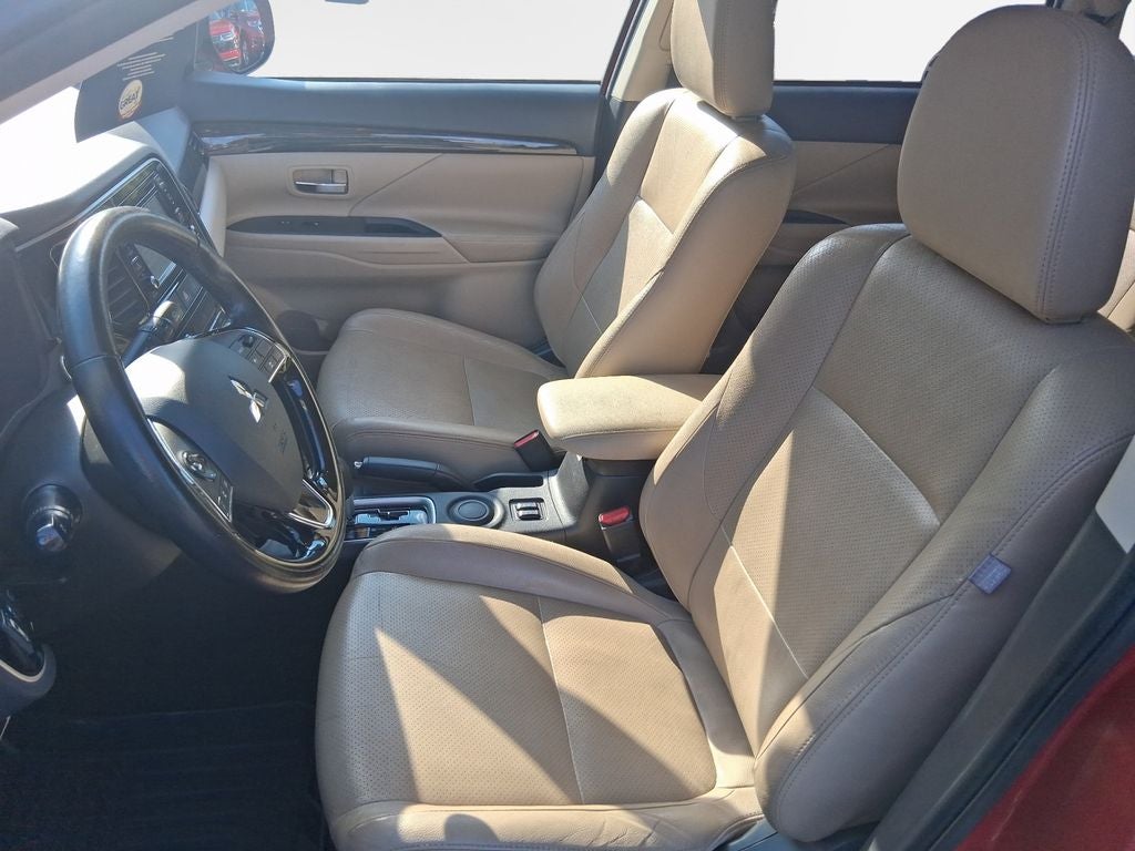 2016 Mitsubishi Outlander Base