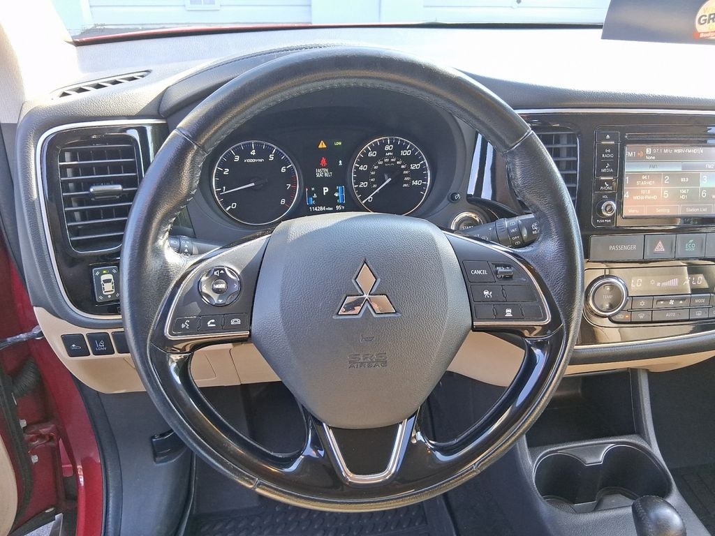 2016 Mitsubishi Outlander Base
