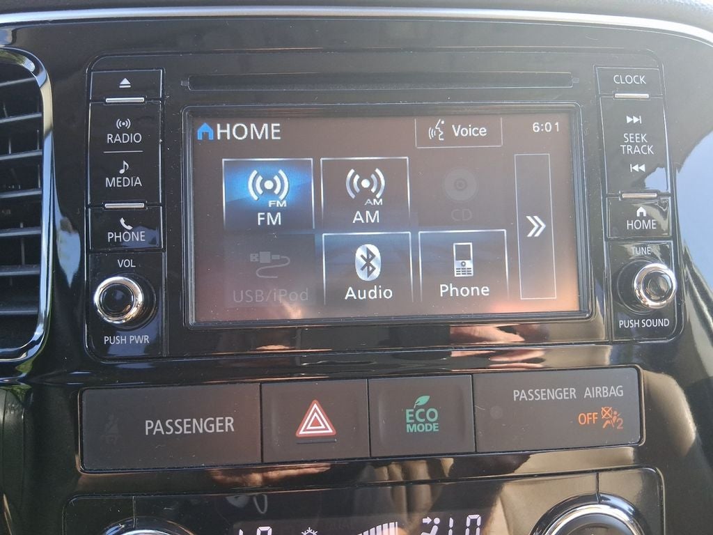 2016 Mitsubishi Outlander Base