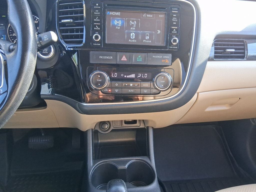 2016 Mitsubishi Outlander Base