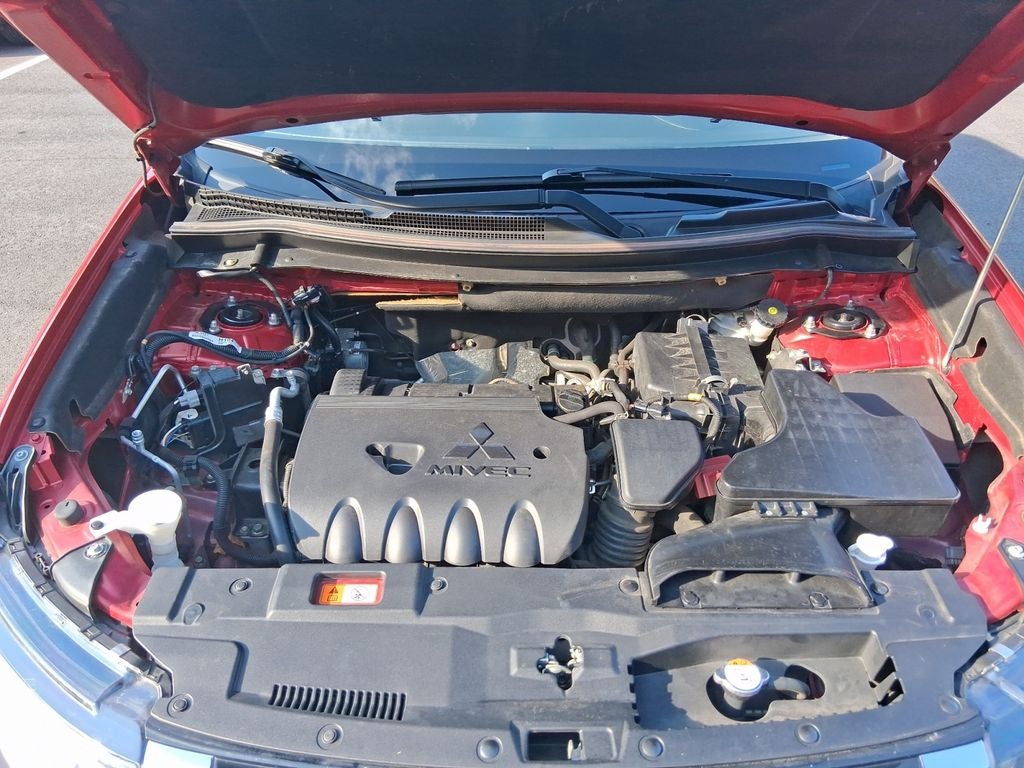 2016 Mitsubishi Outlander Base