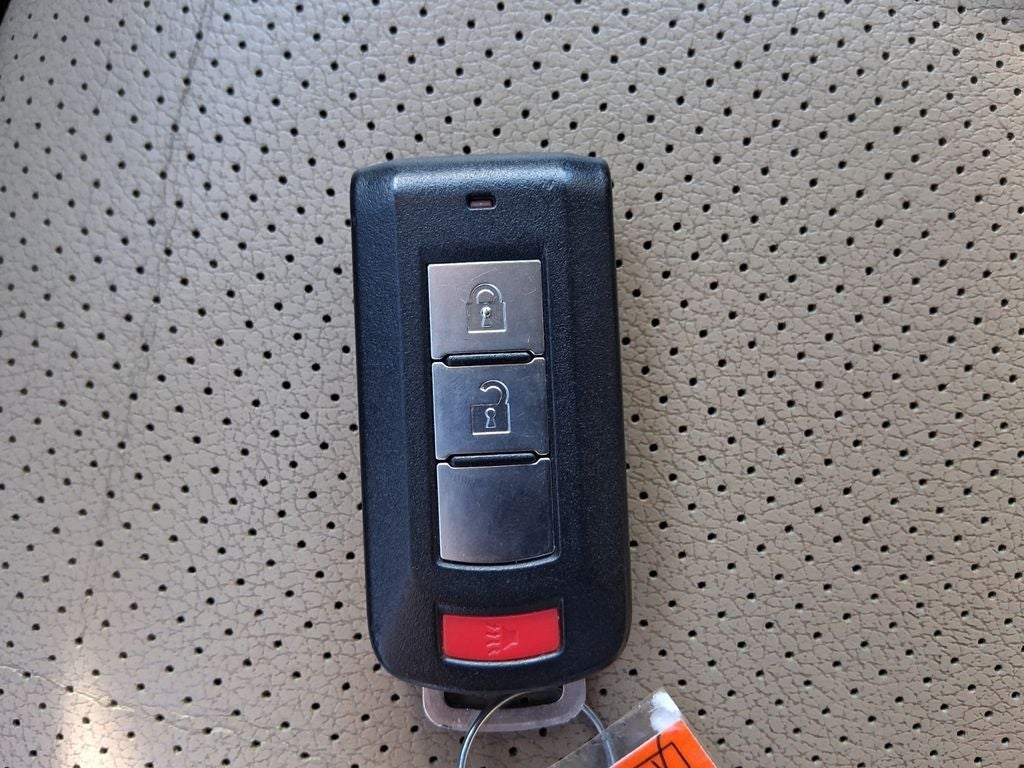 2016 Mitsubishi Outlander Base