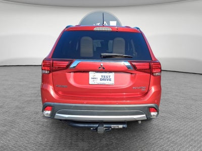2016 Mitsubishi Outlander Base