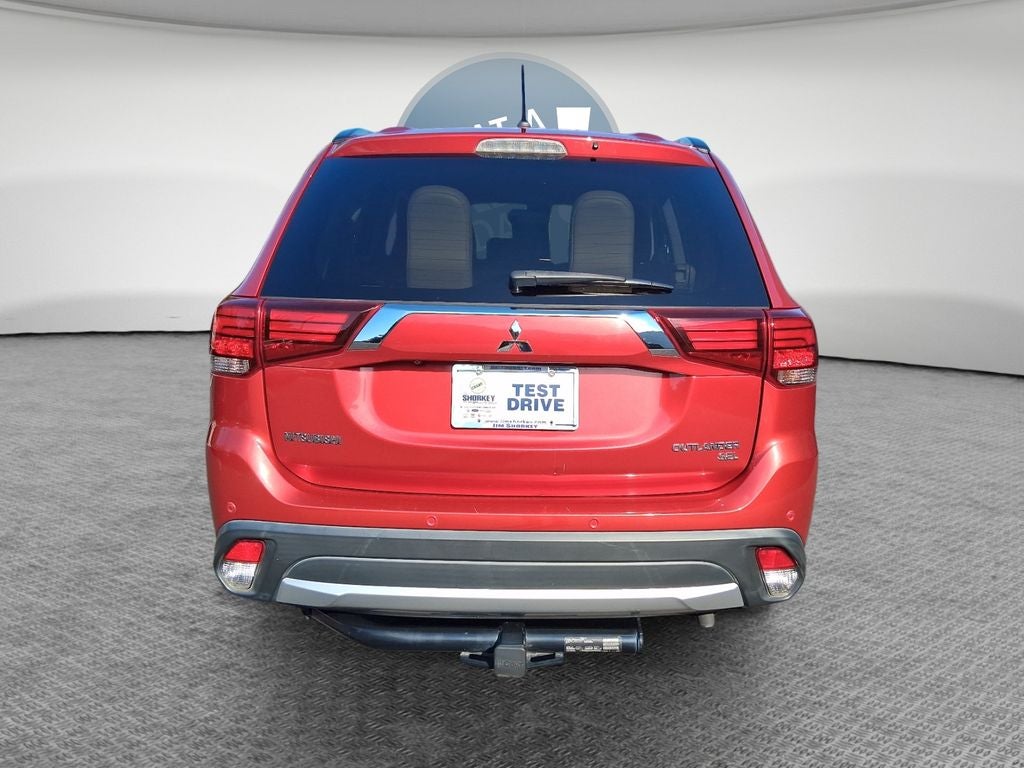 2016 Mitsubishi Outlander Base