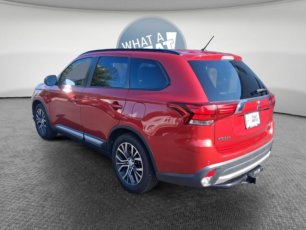 2016 Mitsubishi Outlander Base
