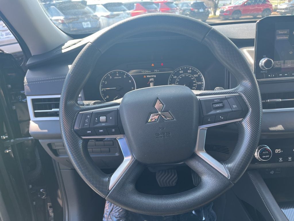 2024 Mitsubishi Outlander ES