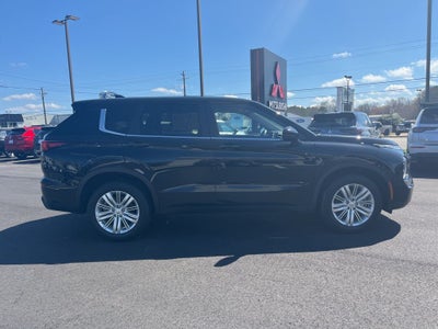 2024 Mitsubishi Outlander ES