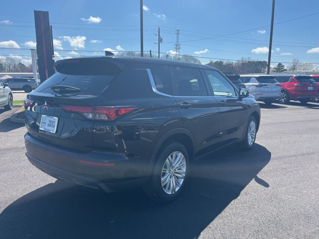 2024 Mitsubishi Outlander ES