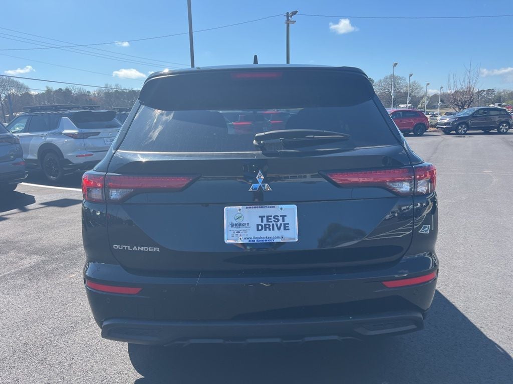 2024 Mitsubishi Outlander ES