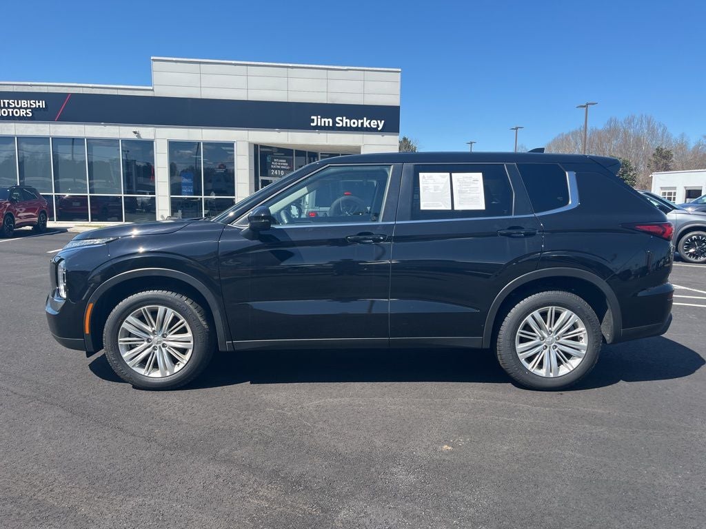 2024 Mitsubishi Outlander ES