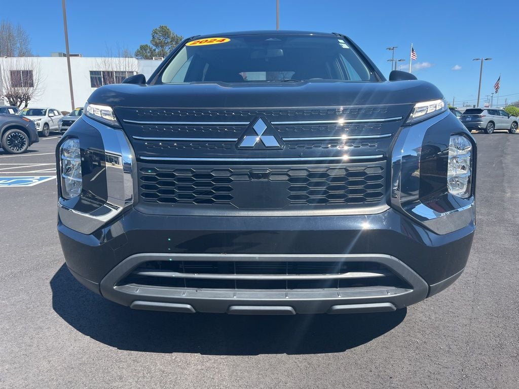 2024 Mitsubishi Outlander ES
