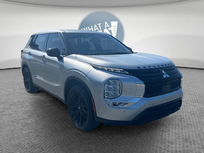 2022 Mitsubishi Outlander SE
