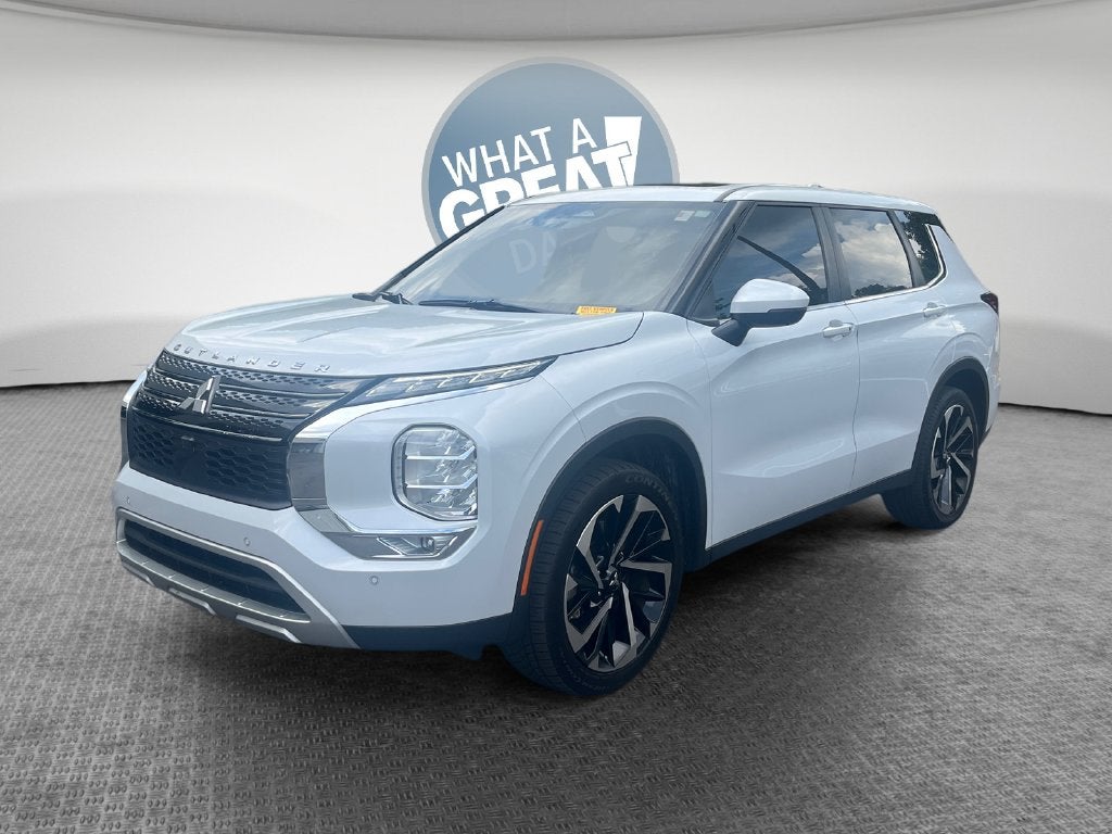 2024 Mitsubishi Outlander Base