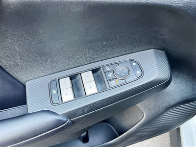 2024 Mitsubishi Outlander Base