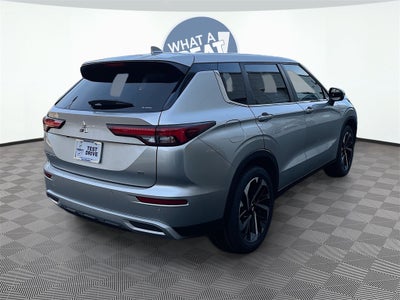 2024 Mitsubishi Outlander Base