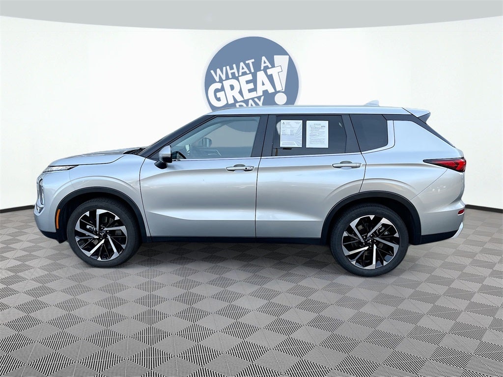 2024 Mitsubishi Outlander Base