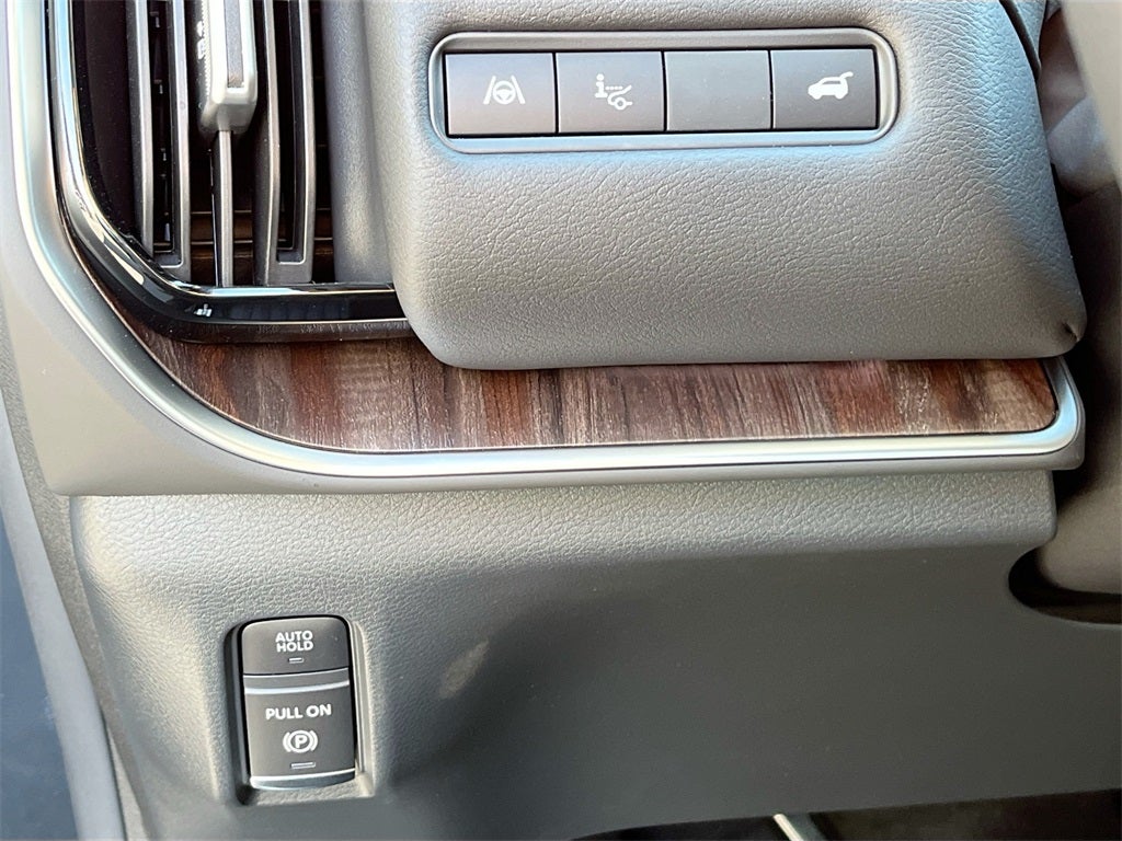 2025 Nissan Armada Platinum