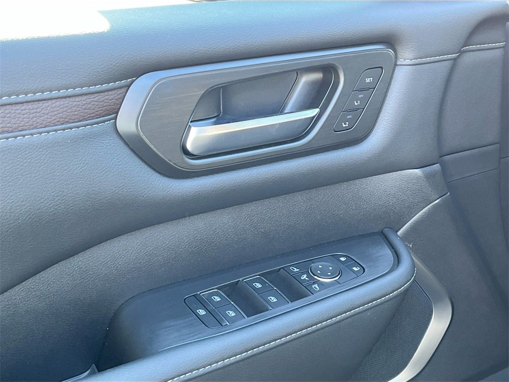 2025 Nissan Armada Platinum